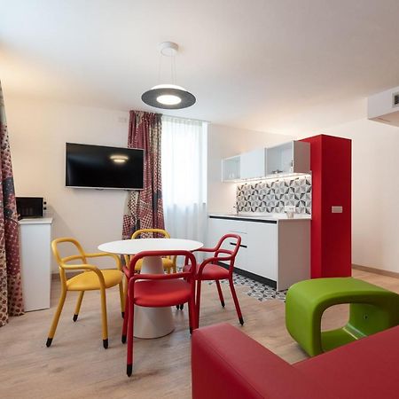 Lillil - Popping Holiday Riva del Garda Ngoại thất bức ảnh