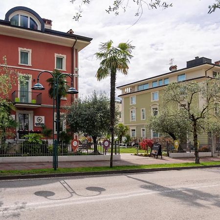 Lillil - Popping Holiday Riva del Garda Ngoại thất bức ảnh
